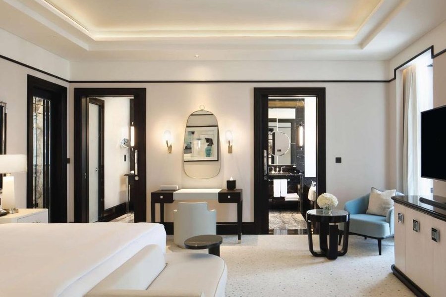 Waldorf Astoria Hotel thumbnail 2